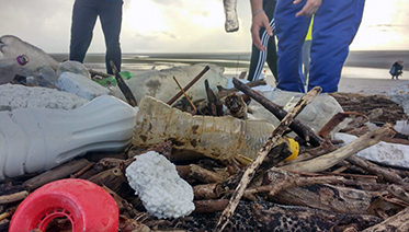 Ação de Coleta de macro lixo na praia da Corvina