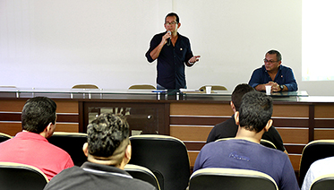 Orientação ao Vigilantes Foto Alexandre de Moraes 373x212