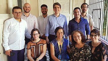 Equipes do MS OPAS ANVISA Ambulatório de TBMR do HUJBB