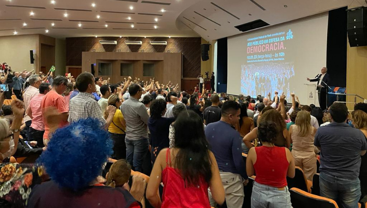 10.01.2023 Ato pela Democracia na UFPA PORTAL 2