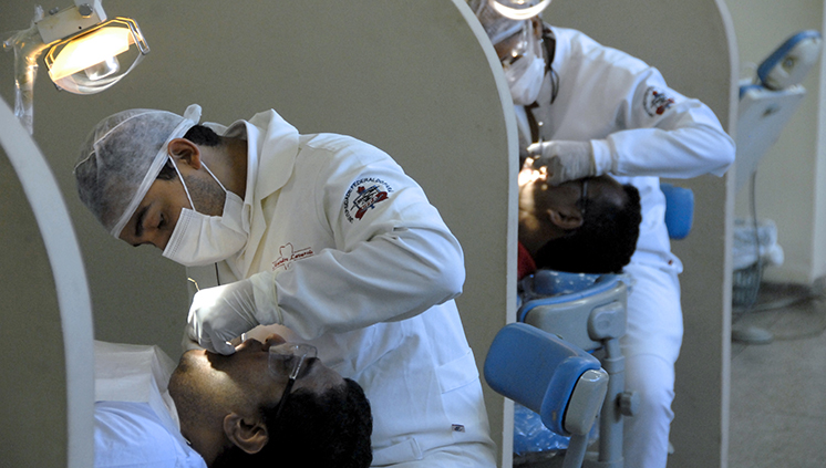 hoje 21.06.2010 Clínica de Odontologia Foto Alexandre Moraes47